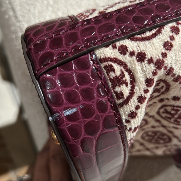 Tory Burch Garnet and Cream Chenille Bucket Bag - Picture 6 of 8